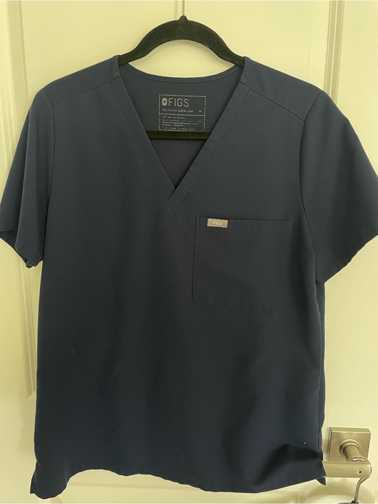 Figs Tops - FIGS Women’s Classic V-Neck Scrub Top